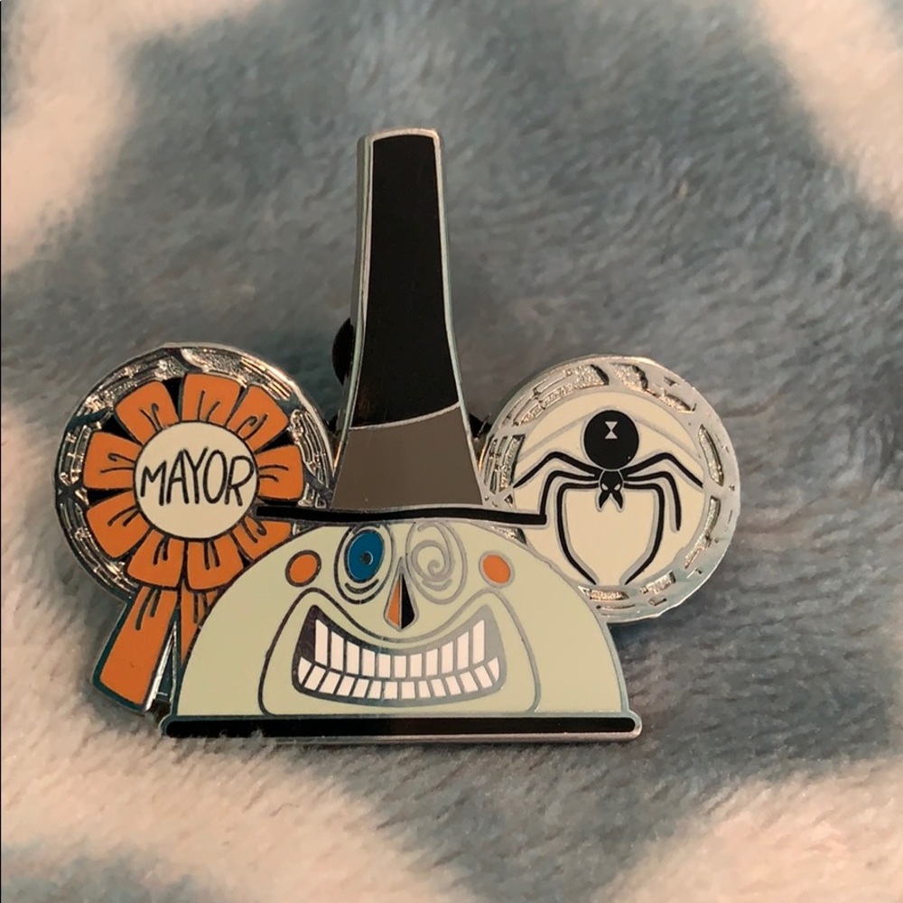 Disney Mayor pin